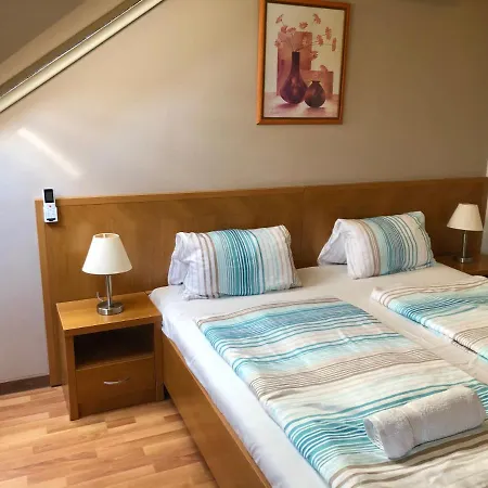 아파트 Panorama Wellness Apartment Hotel Hajdúszoboszló