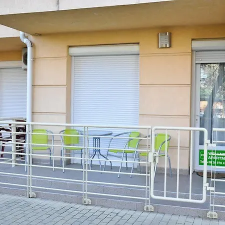 Panorama Wellness Apartment Hotel *