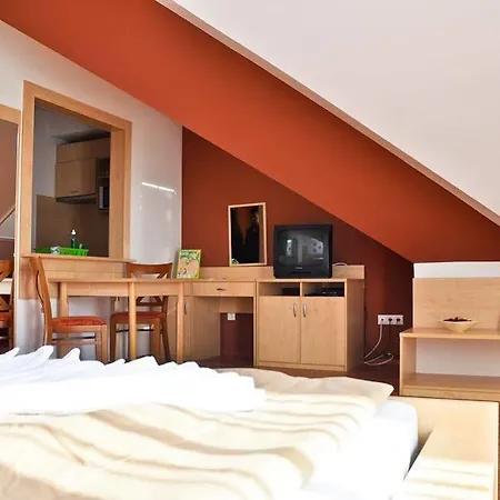 아파트 Panorama Wellness Apartment Hotel Hajdúszoboszló